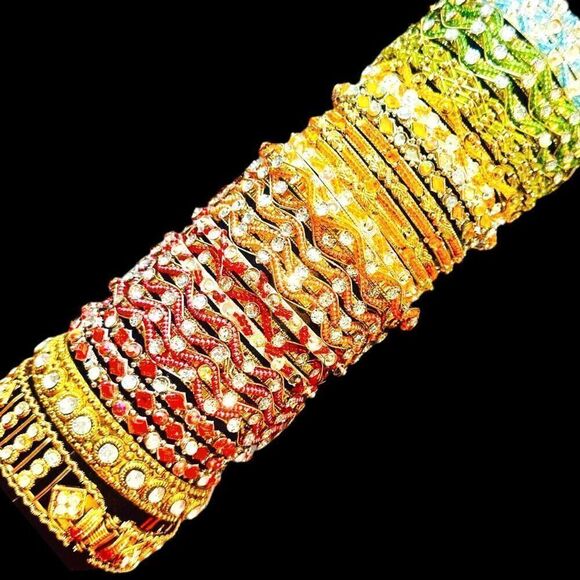 37x BULK LOT SILVER & GOLD TONE COLORFUL BANGLE BRACELETS Jewelry Red Green Blue - Picture 5 of 6